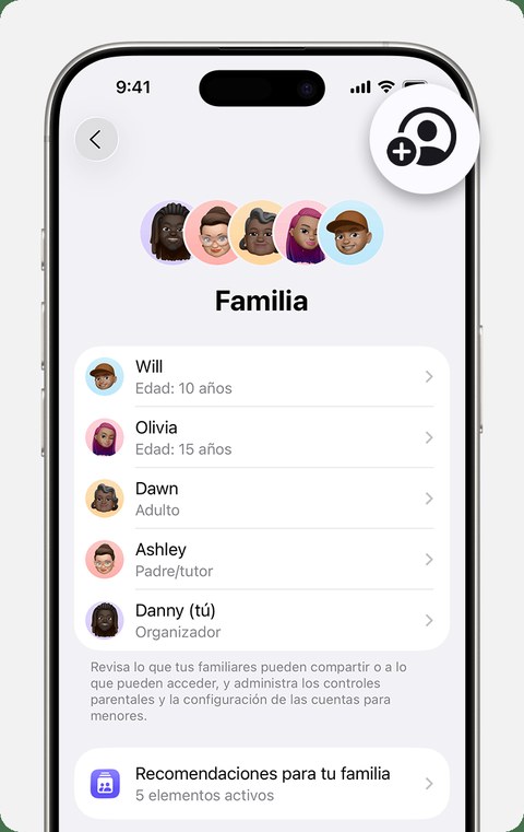 Pantalla de iPhone mostrando el grupo familiar de Compartir en Familia con los miembros y sus edades